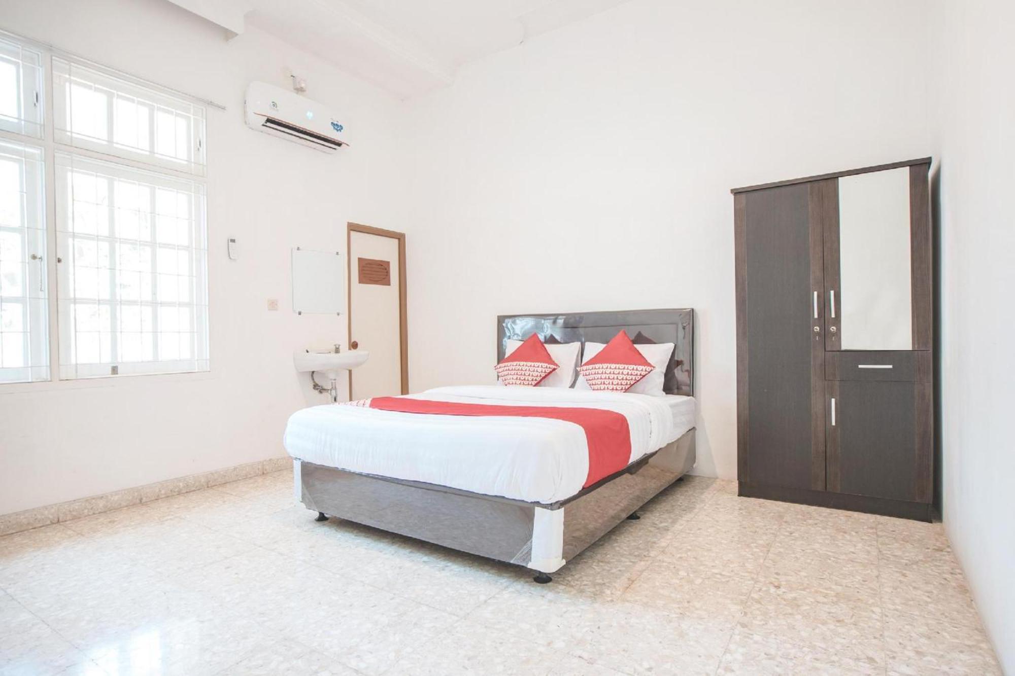 Capital O 332 Residence G17 Kemang Jakarta Exterior photo